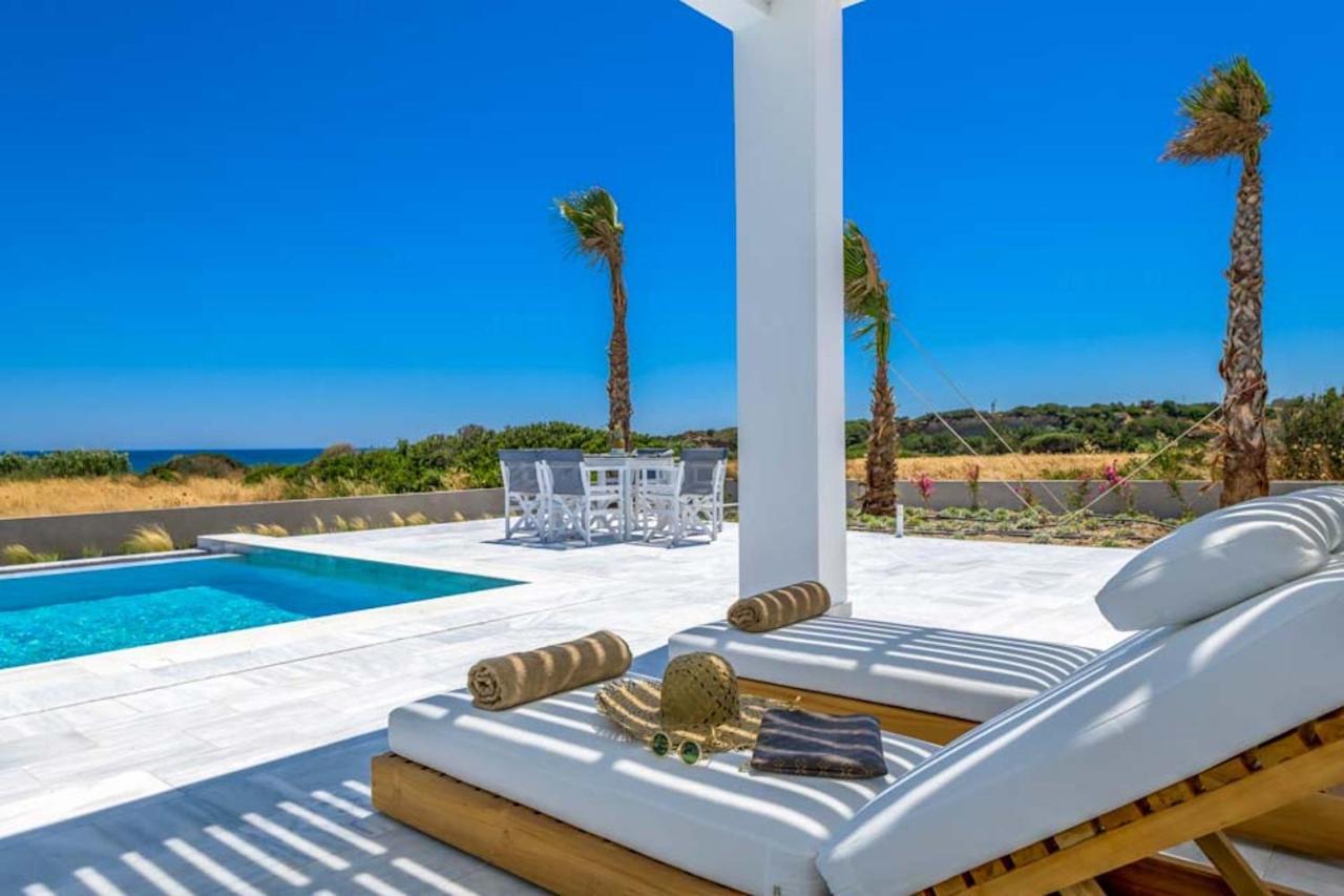 Seashore Beachfront Villa Лакания Экстерьер фото