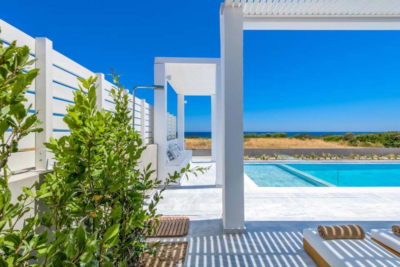 Seashore Beachfront Villa Лакания Экстерьер фото
