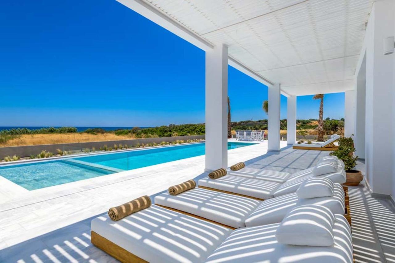 Seashore Beachfront Villa Лакания Экстерьер фото