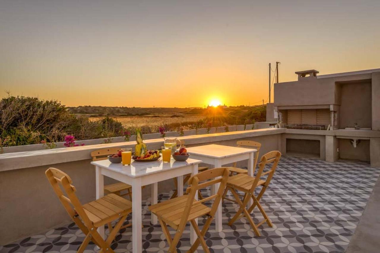 Seashore Beachfront Villa Лакания Экстерьер фото